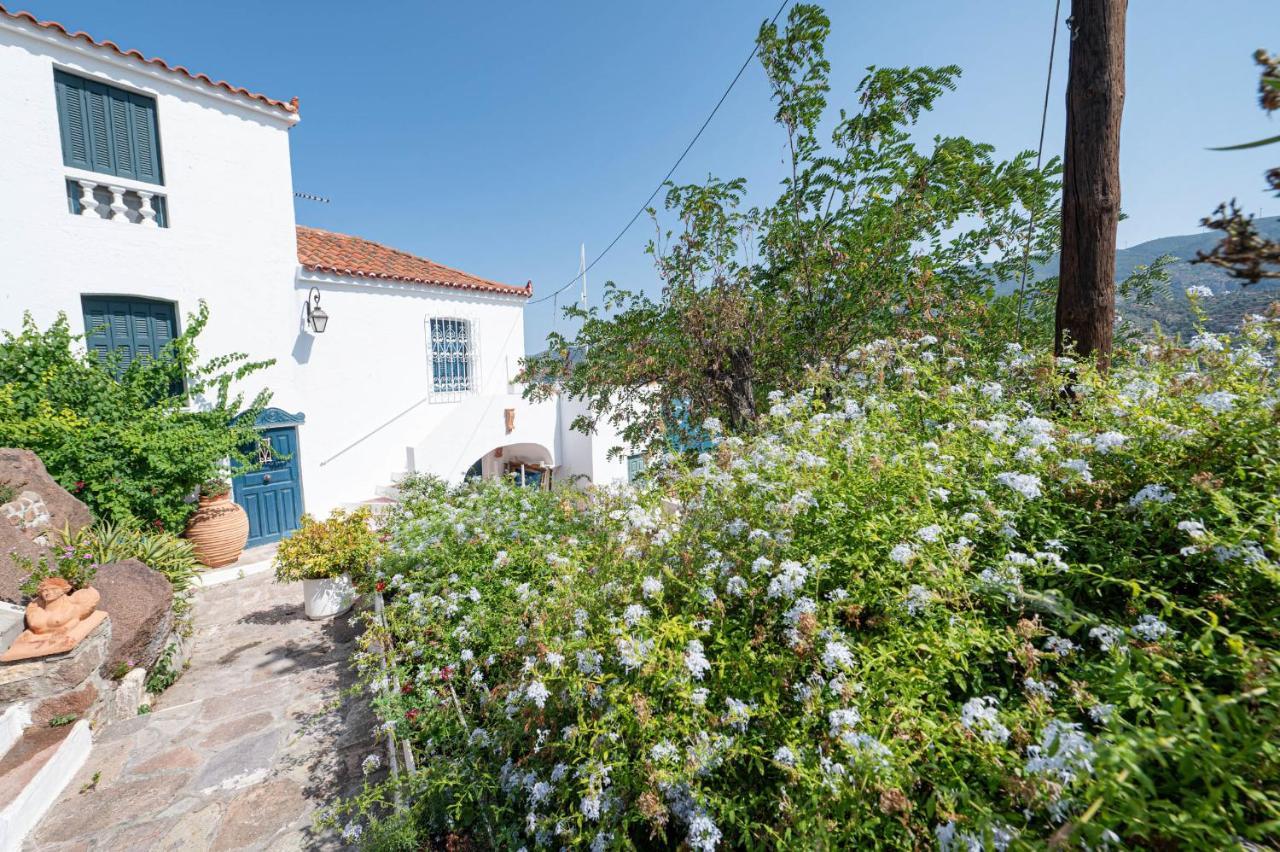 Traditional House Under The Clock Tower With Sweet View Poros Town Exteriér fotografie