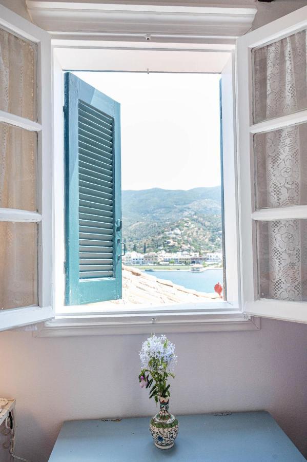 Traditional House Under The Clock Tower With Sweet View Poros Town Exteriér fotografie