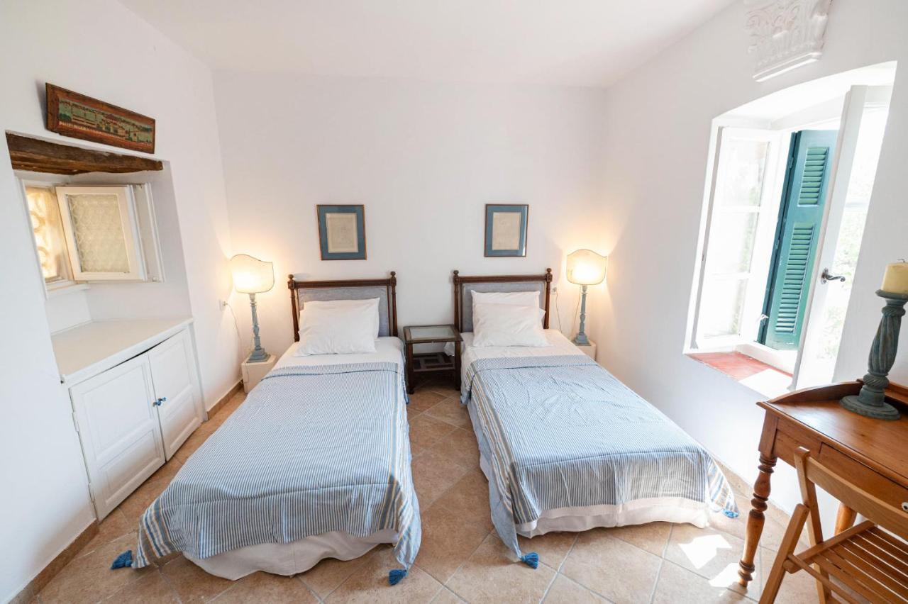 Traditional House Under The Clock Tower With Sweet View Poros Town Exteriér fotografie